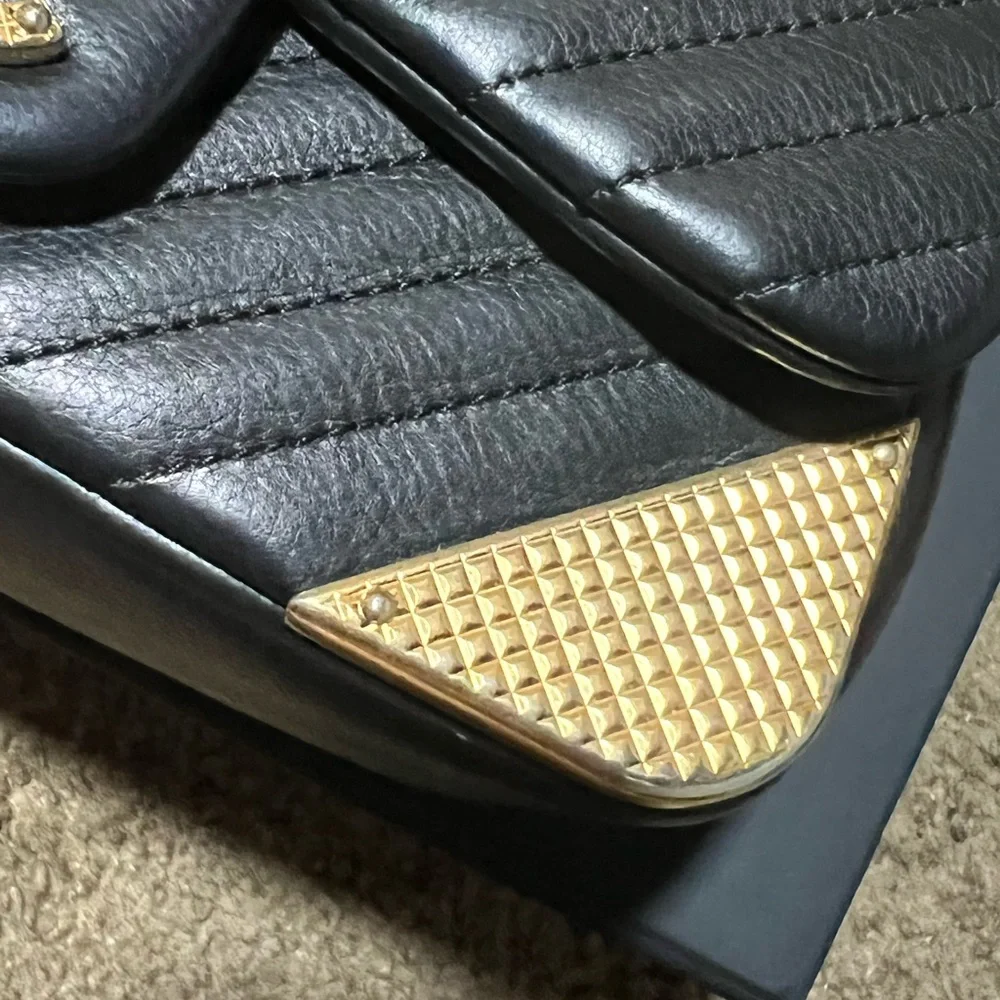 Chanel Chevron Rock The Corner - Picture 16 of 16